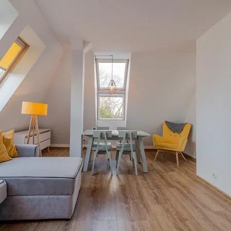 Sloneczne Poddasze Przy Molo I Plazy アパート *