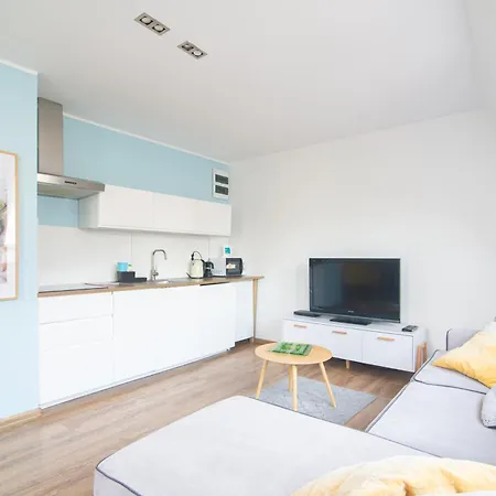 Lägenhet Sloneczne Poddasze Przy Molo I Plazy *